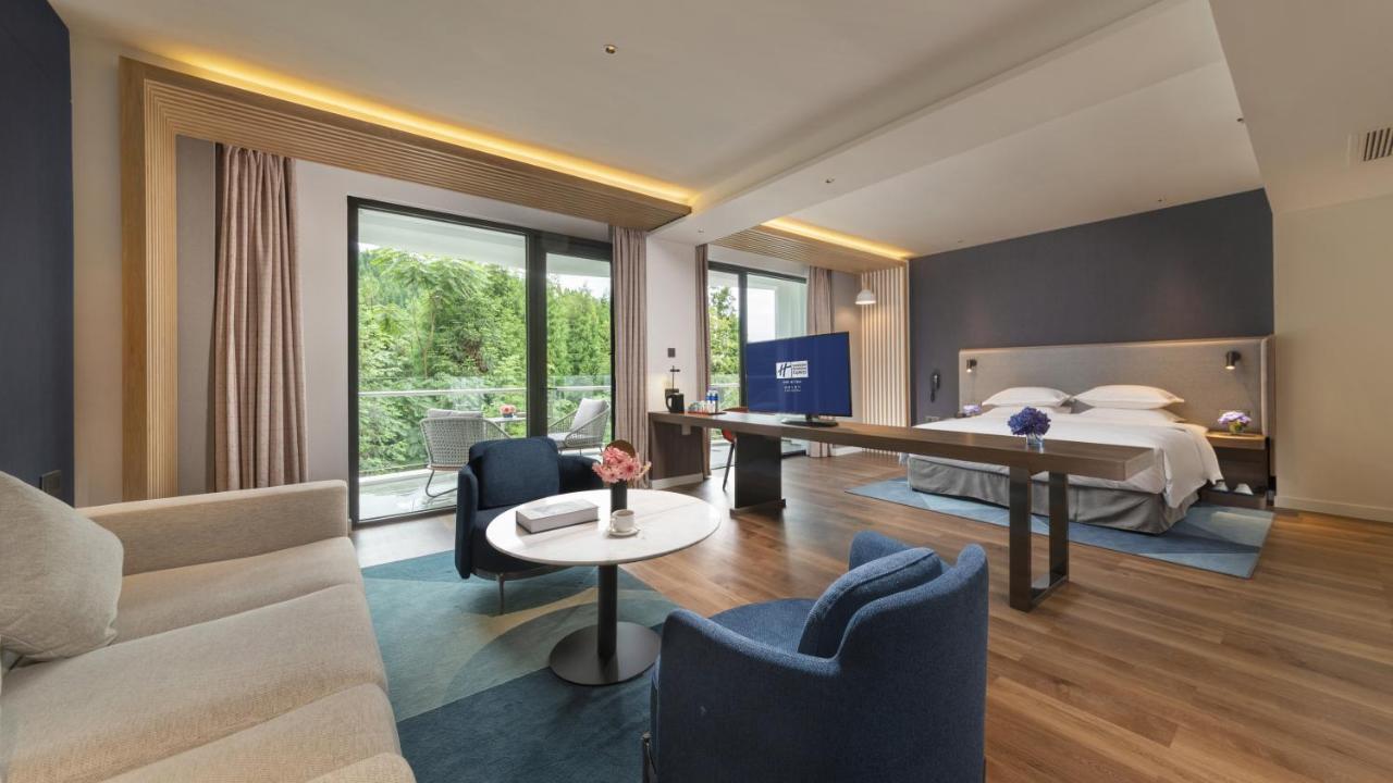 Holiday Inn Express Qiliping By Ihg Omejsan Kültér fotó