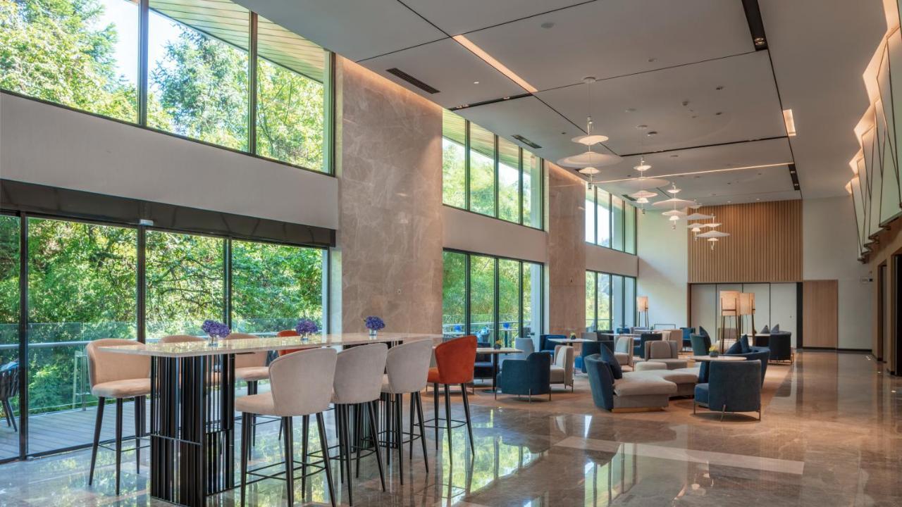 Holiday Inn Express Qiliping By Ihg Omejsan Kültér fotó