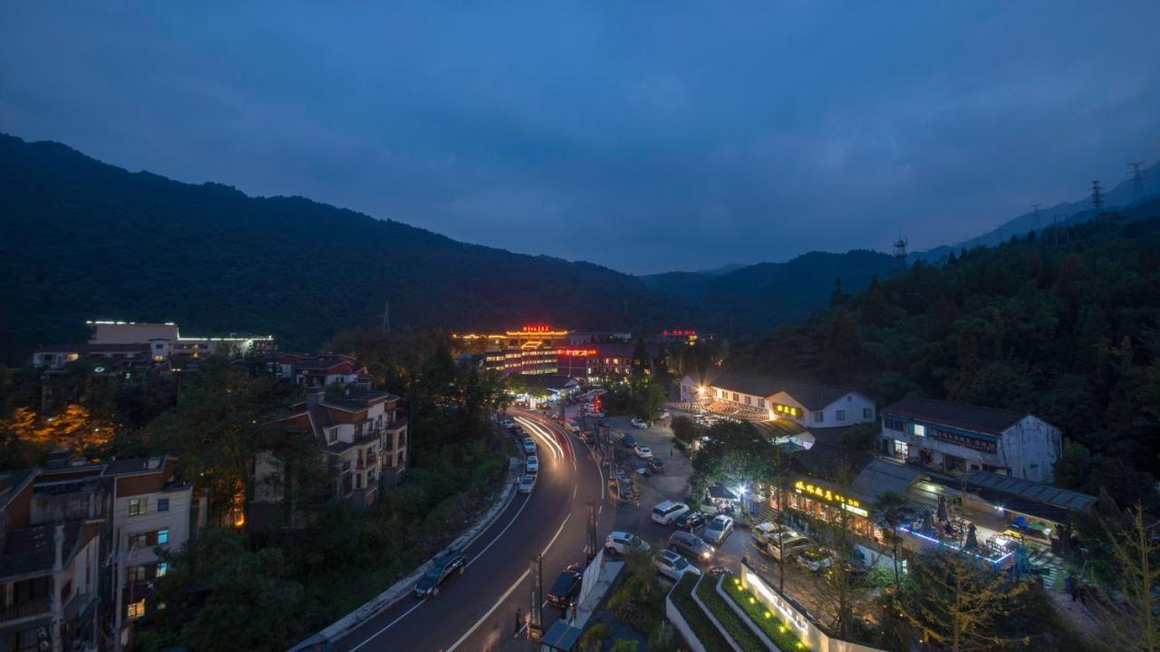 Holiday Inn Express Qiliping By Ihg Omejsan Kültér fotó